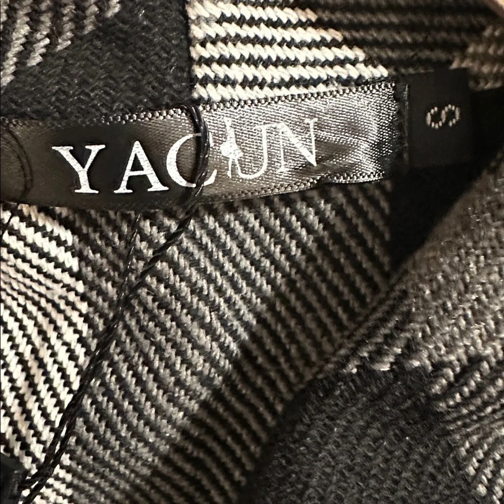 Yacun Black and White Plaid Vest with Pockets
